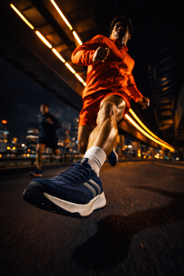 MEN’S WALKING sneaker